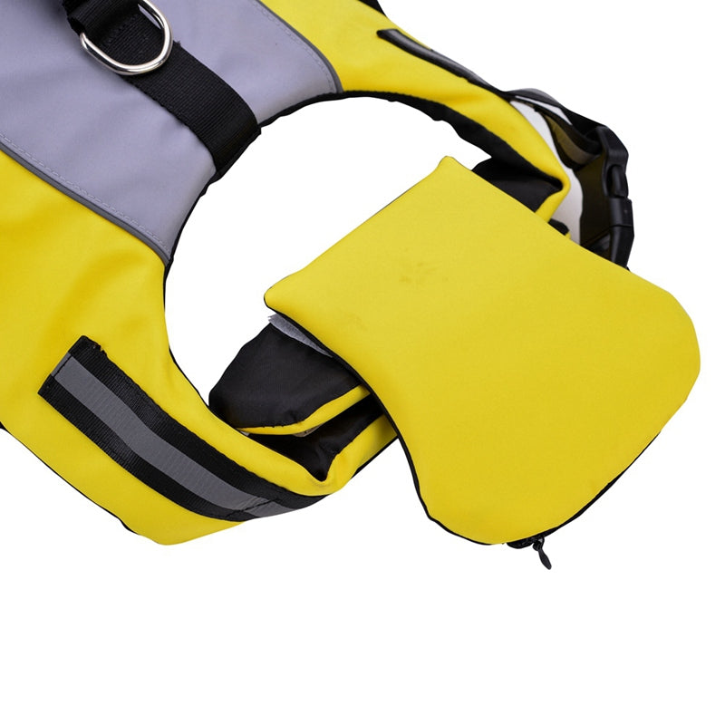 a view ao the pad to keep the dogs head up when swimming with Pet Reflective Airbag Life Jacket on